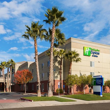 Holiday Inn Express Hotel & Suites Vacaville By Ihg Exterior photo