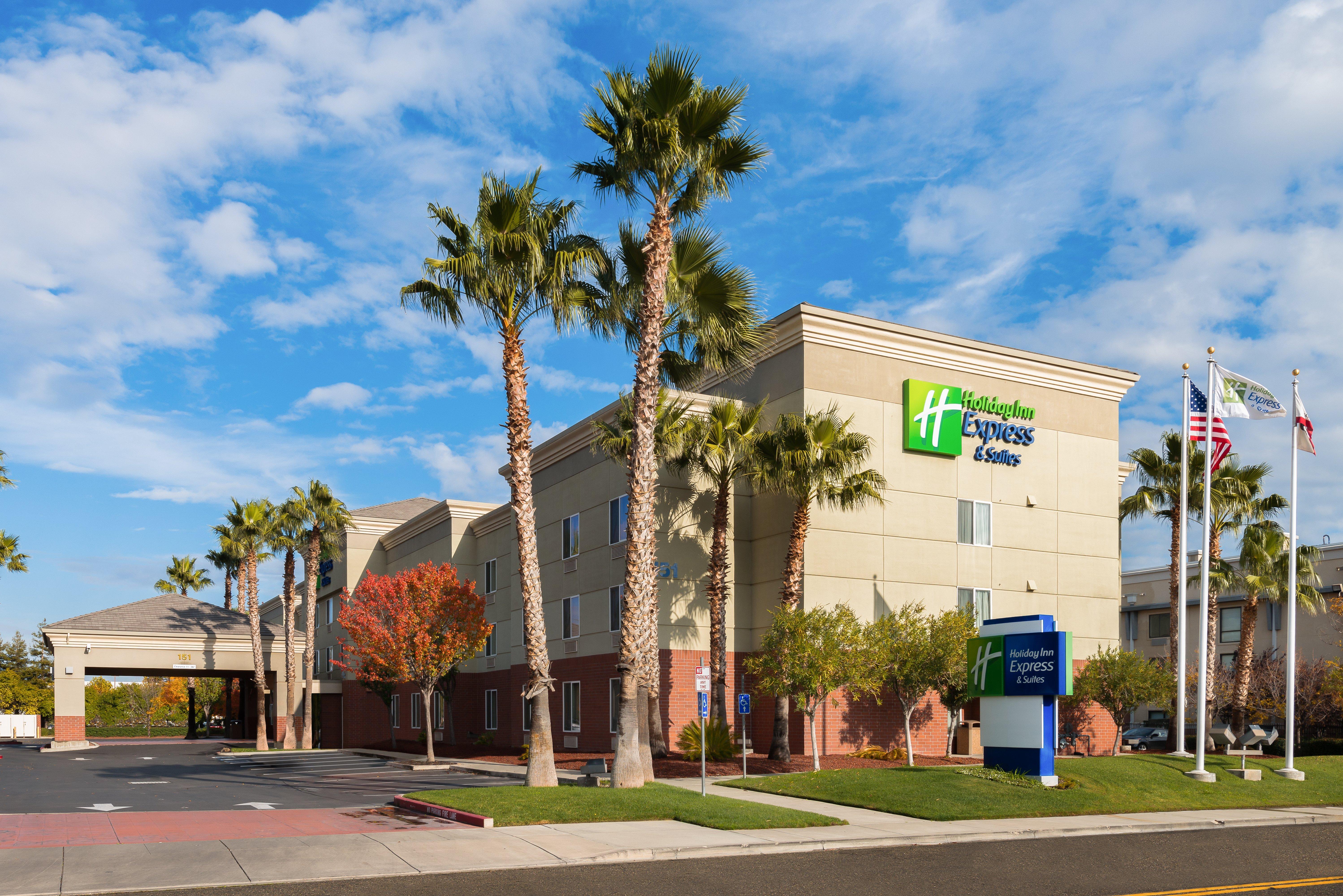 Holiday Inn Express Hotel & Suites Vacaville By Ihg Exterior photo