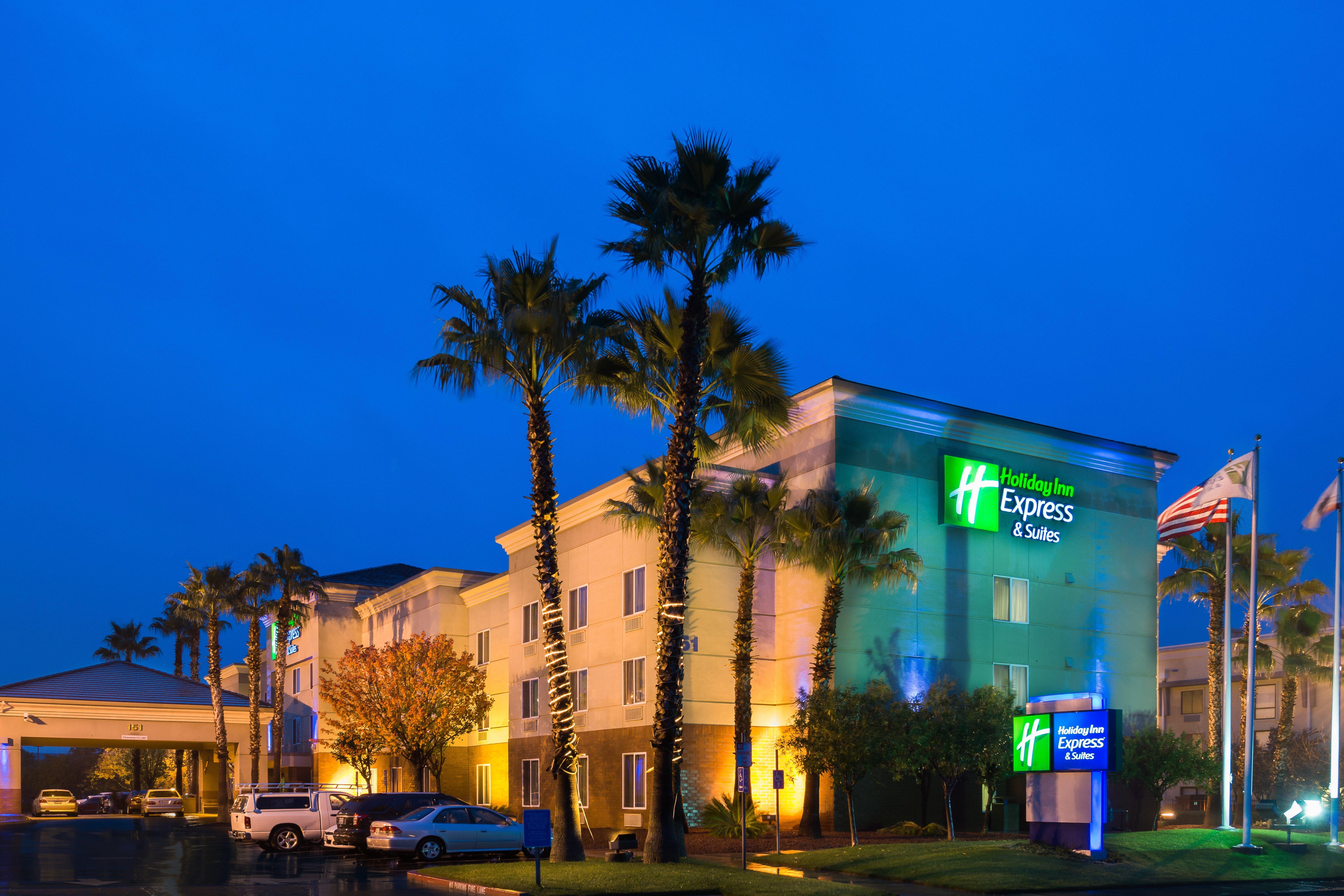 Holiday Inn Express Hotel & Suites Vacaville By Ihg Exterior photo